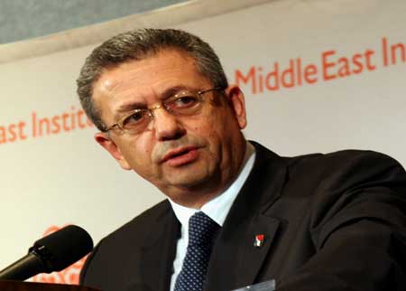 البرغوثي: اقتحام الاحتلال لتلفزيوني وطن والقدس التربوي مخالف للقانون الانساني وخرق للاتفاقيات