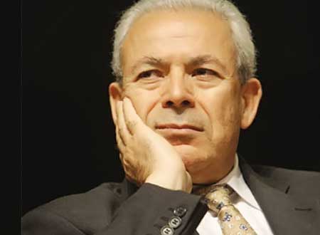 غليون يعلن إنشاء مجلس عسكري لدعم الجيش الحر