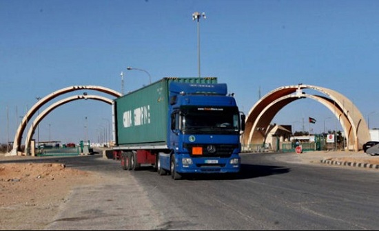 713 شاحنة للنقل البري بين العراق والاردن يوميا 713 شاحنة للنقل البري بين العراق والاردن يوميا