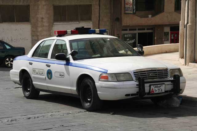 البحث عن مندوبة مبيعات تحتال على ربات البيوت