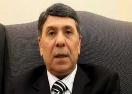 انشقاق مساعد وزير النفط السوري وانضمامه للثورة