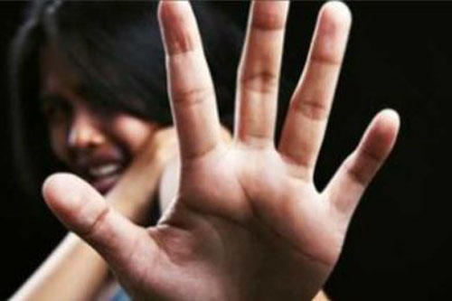 15 ألف جزائرية تعرضن للعنف خلال عام.. والأسرة المتهم الأول 15 ألف جزائرية تعرضن للعنف خلال عام.. والأسرة المتهم الأول