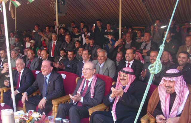 المصري يشارك ابناء الكورة احتفالاتهم بعيد ميلاد الملك المصري يشارك ابناء الكورة احتفالاتهم بعيد ميلاد الملك