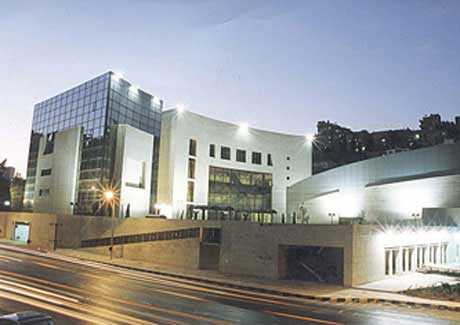 المدير التنفيذي في امانة عمان يستمع لمطالب المواطنين في ابو صياح المدير التنفيذي في امانة عمان يستمع لمطالب المواطنين في ابو صياح