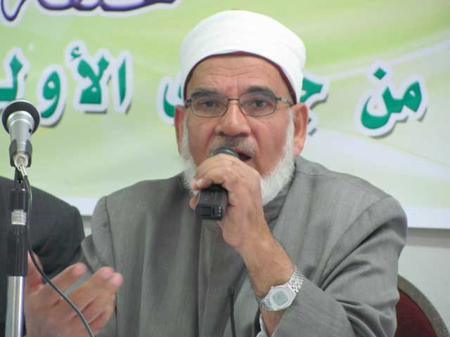 إمام السلفيين بمصر: تويتر وفيسبوك أبواق للانحراف إمام السلفيين بمصر: تويتر وفيسبوك أبواق للانحراف