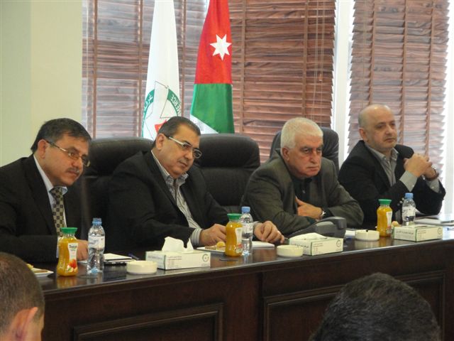 التجار يؤكدون تنفيذ اضرابهم الاحد المقبل  ( صور )