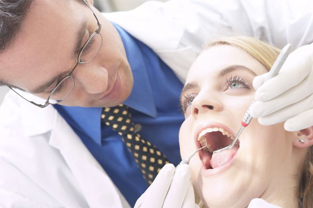 مارَس الطب 15 عاماً بشهادة الثانوية في جدة.. وهرب مارَس الطب 15 عاماً بشهادة الثانوية في جدة.. وهرب