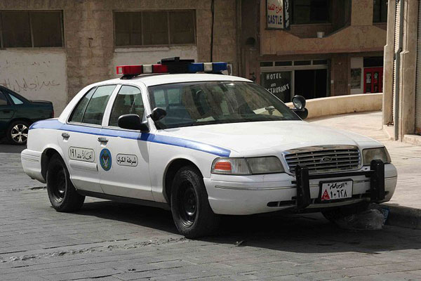 إحباط محاولة احتيال على احد المواطنين والقبض على سارق قاصة حديدية في عمان إحباط محاولة احتيال على احد المواطنين والقبض على سارق قاصة حديدية في عمان