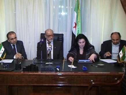 ثلاثة اعضاء بارزون يستقيلون من المجلس الوطني السوري ثلاثة اعضاء بارزون يستقيلون من المجلس الوطني السوري