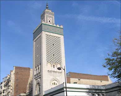 مدرسة الثنية في الكرك تستخدم مسجدا للتدريس مدرسة الثنية في الكرك تستخدم مسجدا للتدريس