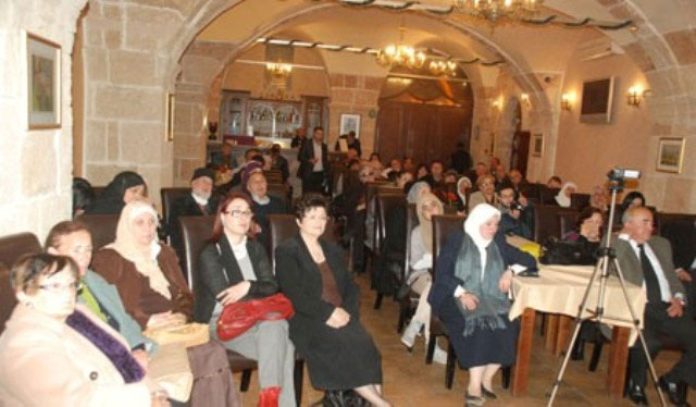 جنّة ونار بين أسوار عكّا ( صور )