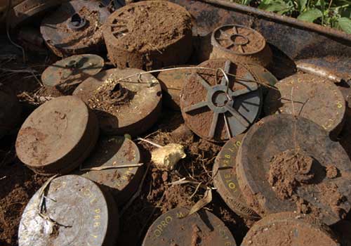 سوريا تزرع ألغاماً على حدودها مع تركيا لمنع مرور لاجئين