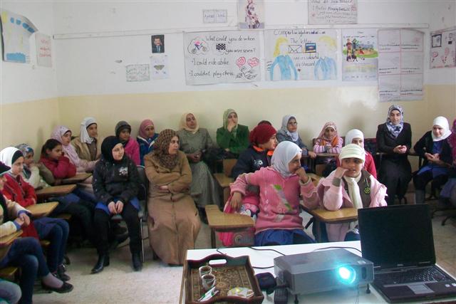 تعقد هيئة شباب كلنا الأردن بمحافظة جرش مبادرة بقرية نحلة " بعنوان " الحـوار من اجلنا "