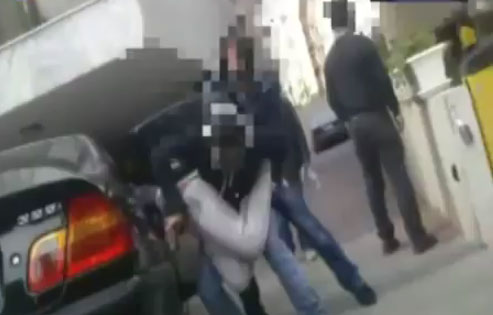 خادمة اثيوبية تنتحر في لبنان جراء الضرب ( فيديو ) خادمة اثيوبية تنتحر في لبنان جراء الضرب ( فيديو )