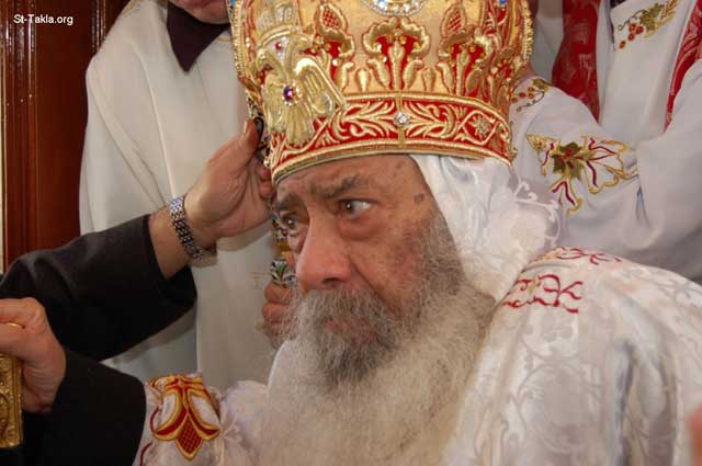 وفاة البابا شنودة الثالث زعيم الكنيسة القبطية بمصر