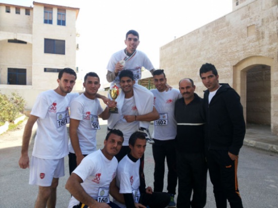 جامعة إربد الأهلية تشارك في ماراثون المحبة والسلام في الزرقاء