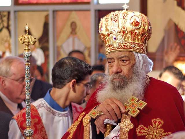 طفل يحدد بابا الأقباط القادم بالقرعة الهيكلية طفل يحدد بابا الأقباط القادم بالقرعة الهيكلية