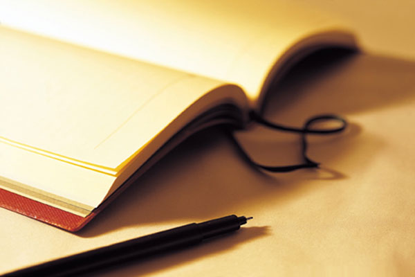 صدور كتاب من يكتب ولمن: رؤية تحريرية للزميل معتز القاضي 