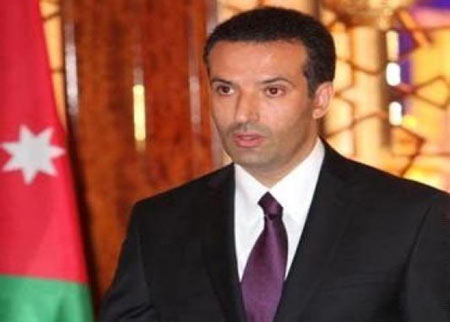 وزير السياحة والآثار يفتتح صالة عرض جديدة لبيع الحرف اليدوية  