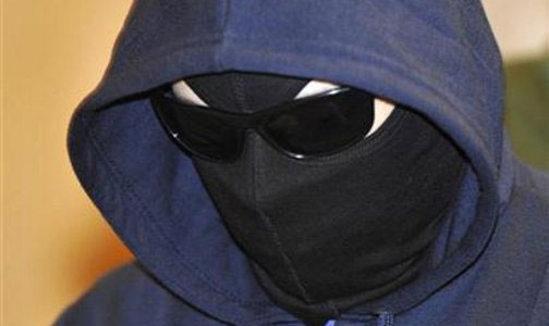 مجرم يستيقظ ضميره بعد 13 عاما من قتل ابن عمته في الشوبك 