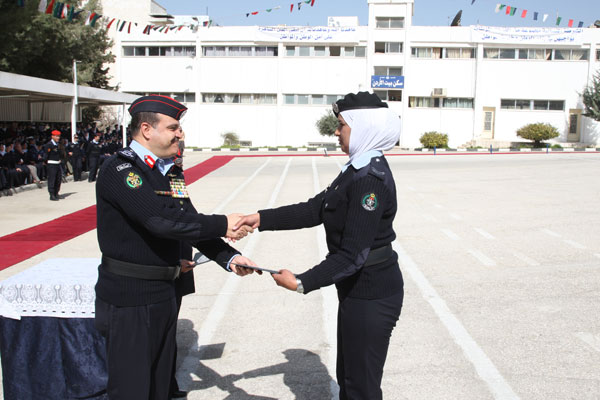 المجالي يرعى حفل تخريج دورة الموسيقى التأسيسية الأولى لمرتبات الشرطة النسائية المجالي يرعى حفل تخريج دورة الموسيقى التأسيسية الأولى لمرتبات الشرطة النسائية