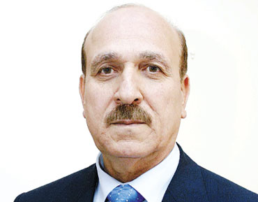 وزير الثقافة يبحث مع السفير البريطاني سبل تعزيز العلاقات الثقافية الثنائية بين البلدين  