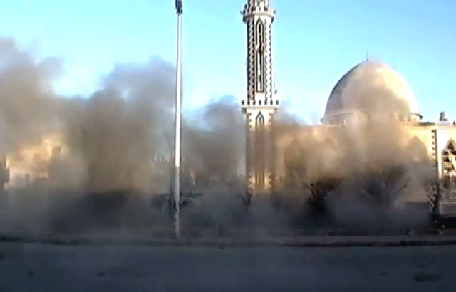 عشرات القتلى وانشقاقات جديدة بسوريا