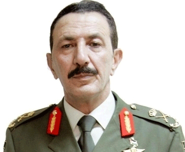 رئيس هيئة الاركان يستقبل السفير القطري 