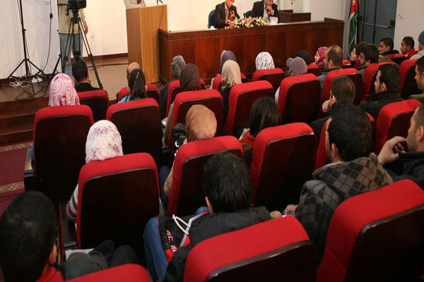 حلقة حوارية حول العنف المجتمعي والجامعي