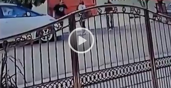 بالفيديو.. لحظة اختطاف طفل أمام عين والدته