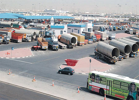 إيجاد حل لقضية عمال التحميل في ساحات الجمارك الأسبوع الحالي إيجاد حل لقضية عمال التحميل في ساحات الجمارك الأسبوع الحالي