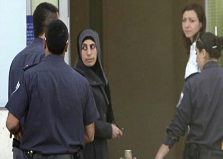 استقبال رسمي وشعبي لهناء شلبي في غزة