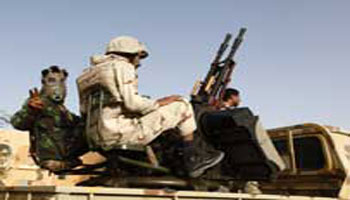 ميليشيات عربية وامازيغية تتبادل اطلاق النار في مدينة زوارة غرب ليبيا 