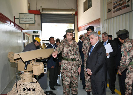 رئيس الوزراء يزور مركز الملك عبدالله الثاني 