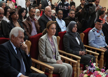 افتتاح ملتقى الايادي تتكلم للصم 