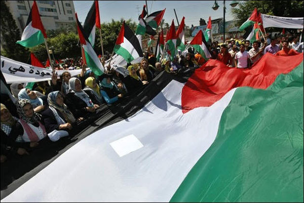 الزرقاء : مهرجان يؤكد حق الفلسطينيين باستعادة ارضهم المسلوبة 