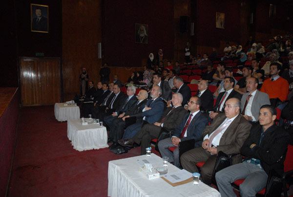 معهد الملكة رانيا للسياحة والتراث في الجامعة الهاشمية يقيم يوماً علمياً ( صور )