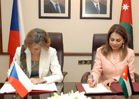 مراد يدعو لتشاركية اقتصادية جديدة بين الأردن والتشيك 