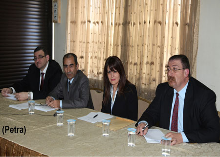 مركز الشفافية يعلن تقريره حول انتخابات المعلمين 