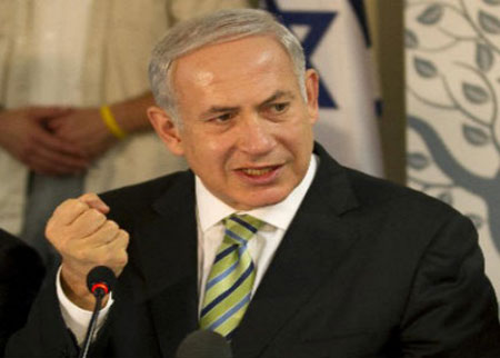 نتنياهو يتوعد بملاحقة المنظمات المسلحة بعد إطلاق صاروخ على مدينة 