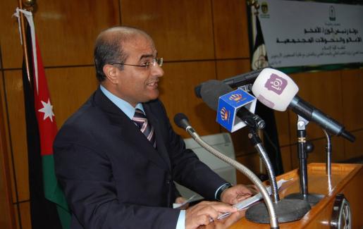 نقيب الصحفيين يعرض خطة نقابته