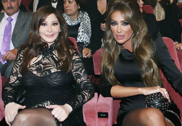 هل أجرت إليسا عملية تجميل لخديها؟ هل أجرت إليسا عملية تجميل لخديها؟