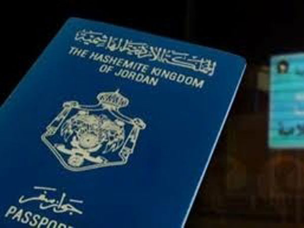 مدير الجوازات ينفي منح رجال أعمال عرب جوازات سفر مؤقتة لتسهيل دخولهم إلى إسرائيل مدير الجوازات ينفي منح رجال أعمال عرب جوازات سفر مؤقتة لتسهيل دخولهم إلى إسرائيل