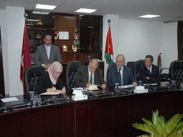الجامعة الهاشمية توقع مذكرة تعاون مشترك مع صندوق دعم البحث العلمي التطبيقي (ASRF)