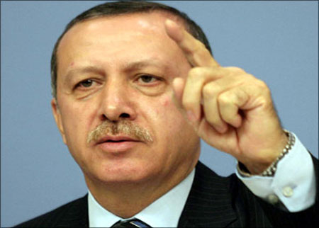 تركيا تتهم سوريا باختراق حدودها وتتوعد برد فورى