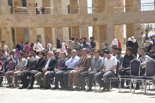كرنفال انطلاقة اتحاد طلبة جامعة العلوم والتكنولوجيا في دورته العشرين كرنفال انطلاقة اتحاد طلبة جامعة العلوم والتكنولوجيا في دورته العشرين