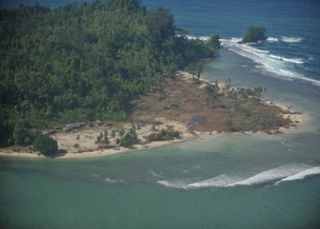 زلزال قوي يهز اندونيسيا واحتمال حدوث تسونامي