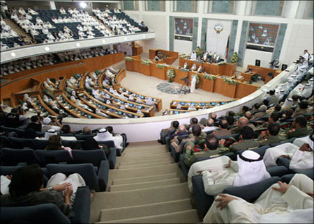 البرلمان الكويتى يقر تطبيق عقوبة الإعدام على المسيئين للرسول