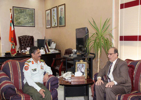 السفير العراقي يزور مديرية الخدمات الطبية الملكية