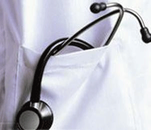 مواطنو المزار الجنوبي يشكون من نقص الاطباء في المركز الصحي  